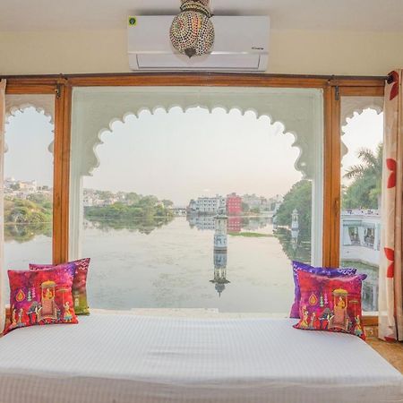 Natural Lake View Hotel 烏代浦 外观 照片