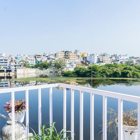 Natural Lake View Hotel 烏代浦 外观 照片
