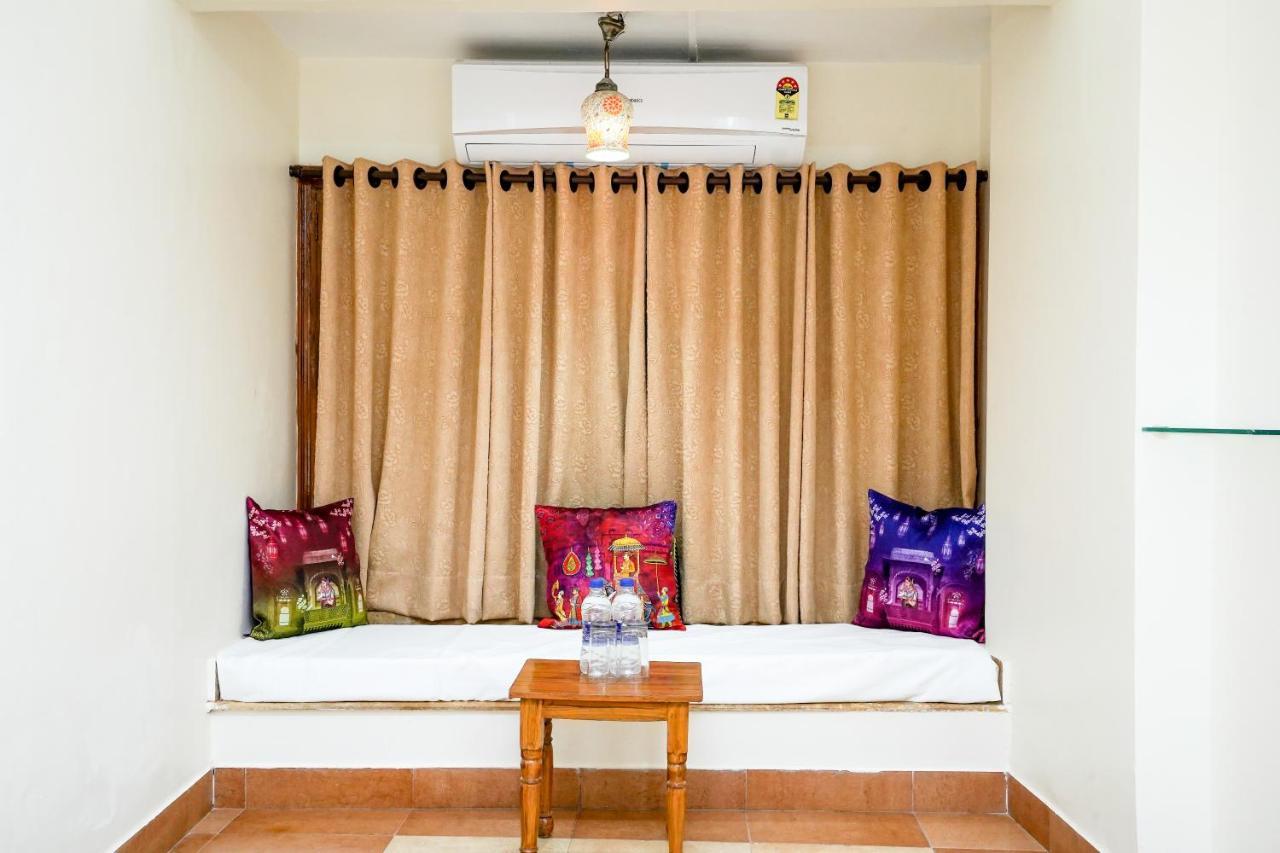 Natural Lake View Hotel 烏代浦 外观 照片