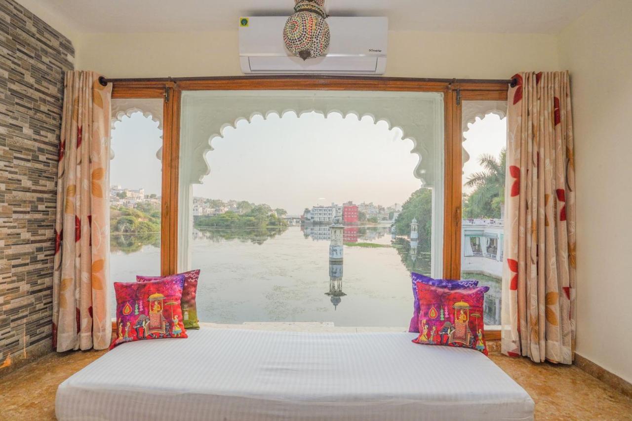 Natural Lake View Hotel 烏代浦 外观 照片