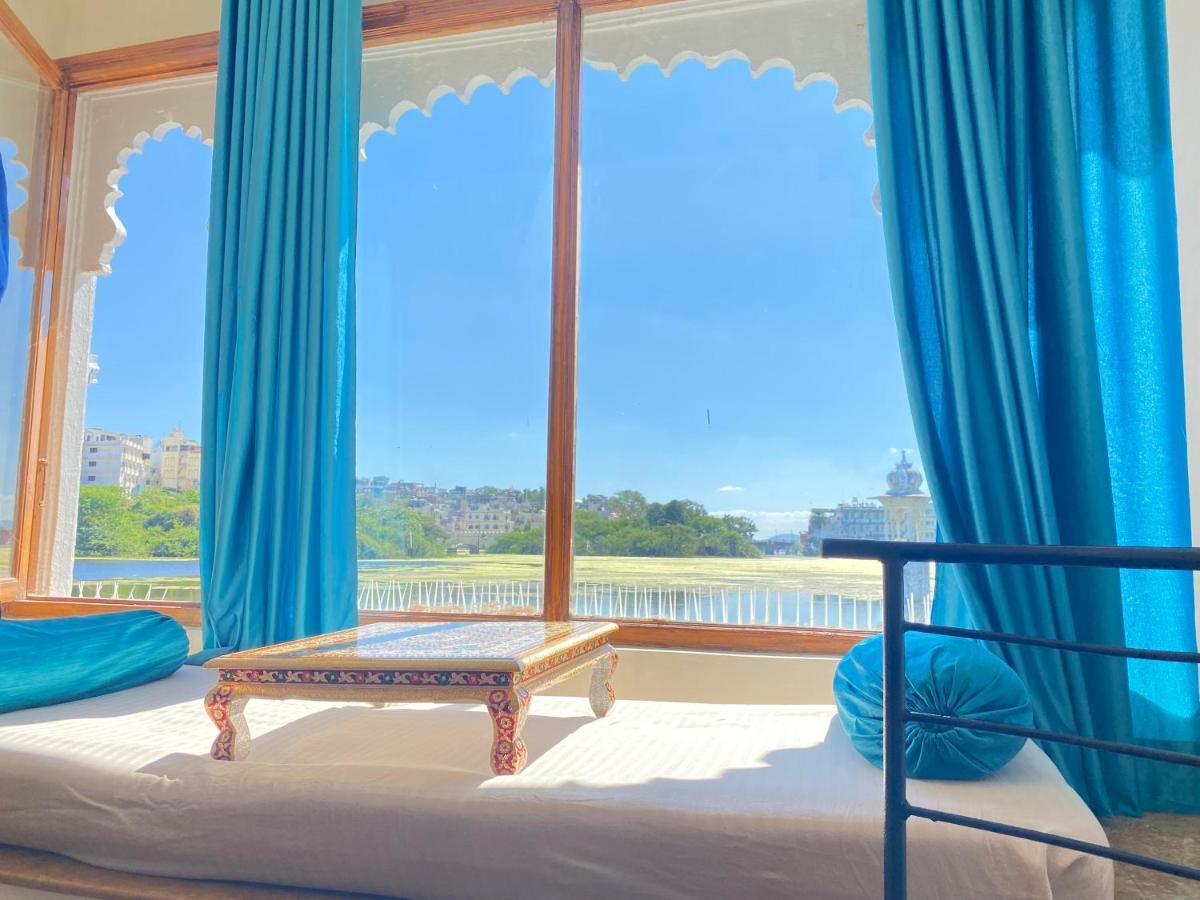 Natural Lake View Hotel 烏代浦 外观 照片